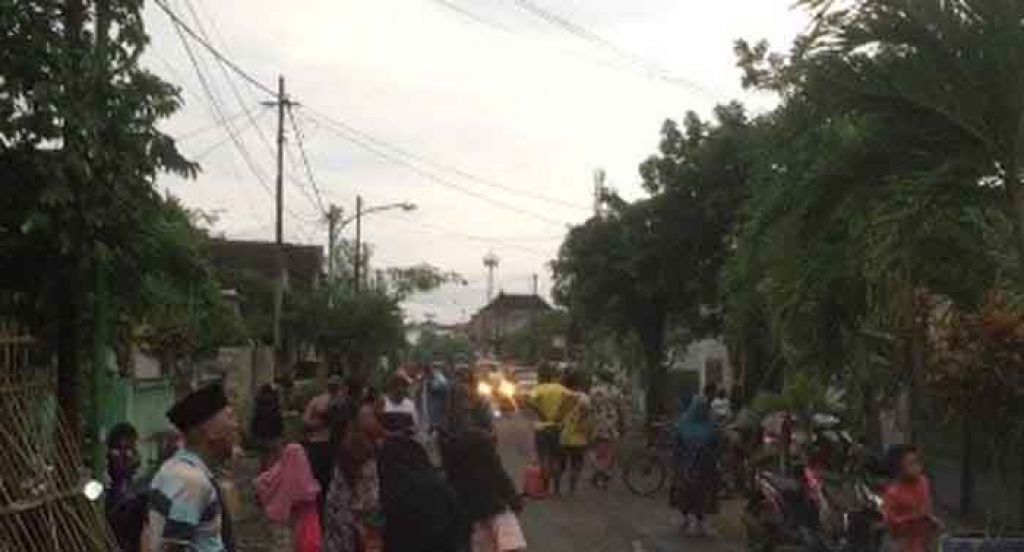 Ratusan Gagak Mengitari Banyuwangi Sebelum Puting Beliung Menerjang