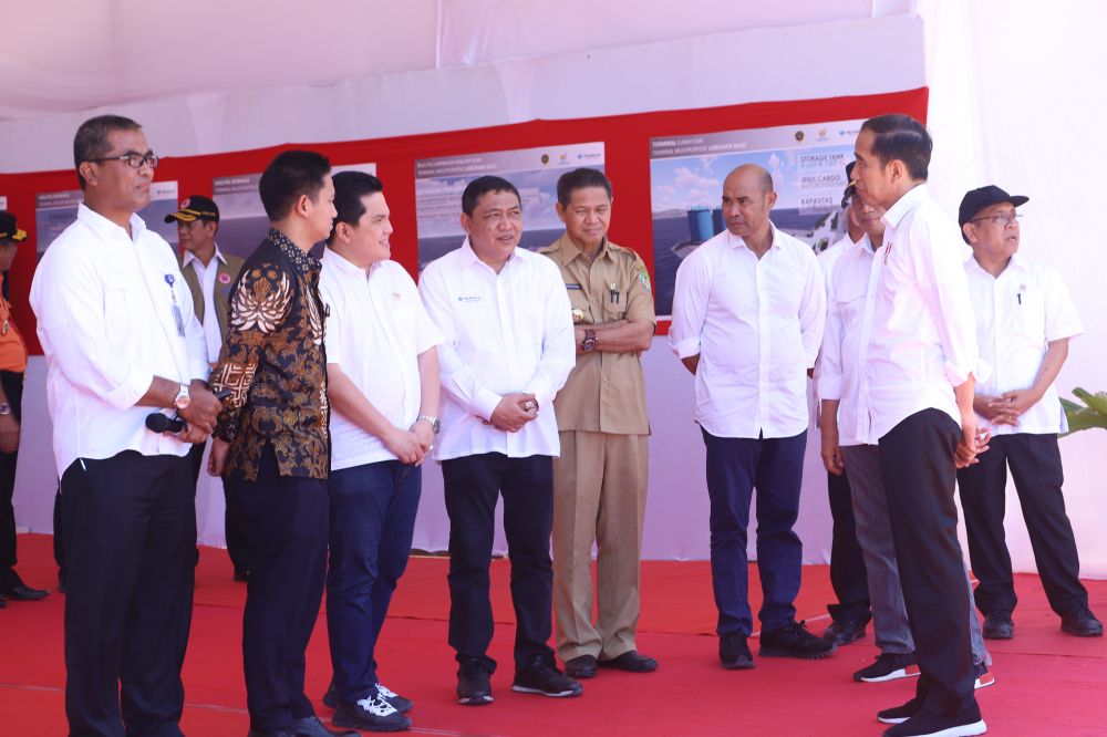 Presiden Joko Widodo saat mengunjungi rencana pembangunan pelabuhan multipurpose di Labuhan Bajo, NTT