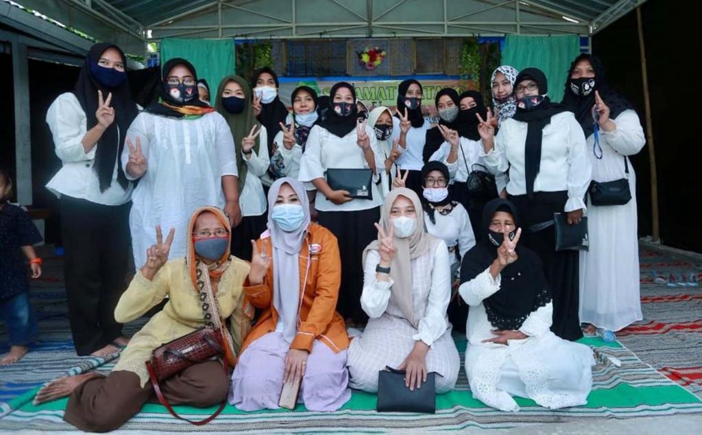 Komunitas ibu-ibu pendukung Ipuk-Sugirah