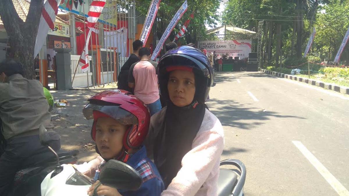 Ibu yang dompetnya hilang saat kampanye pemilu 2019.