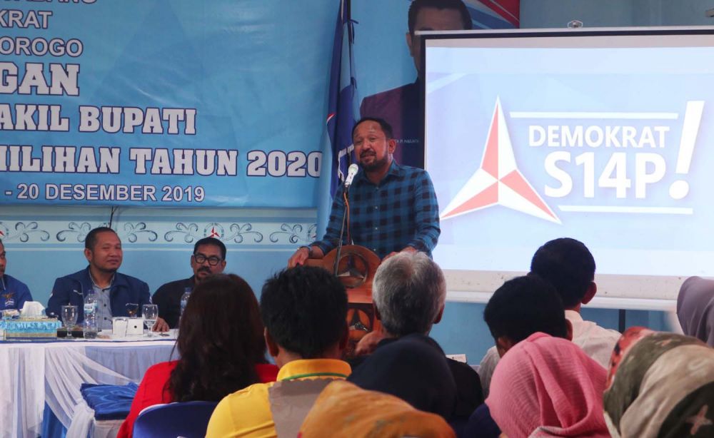 Bupati Ipong Muchlissoni saat berada di Kantor DPC Partai Demokrat Ponorogo