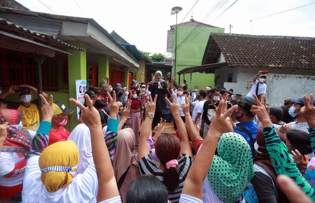 Jelang Pencoblosan, Sambutan Warga ke Ipuk-Sugirah Semakin Positif
