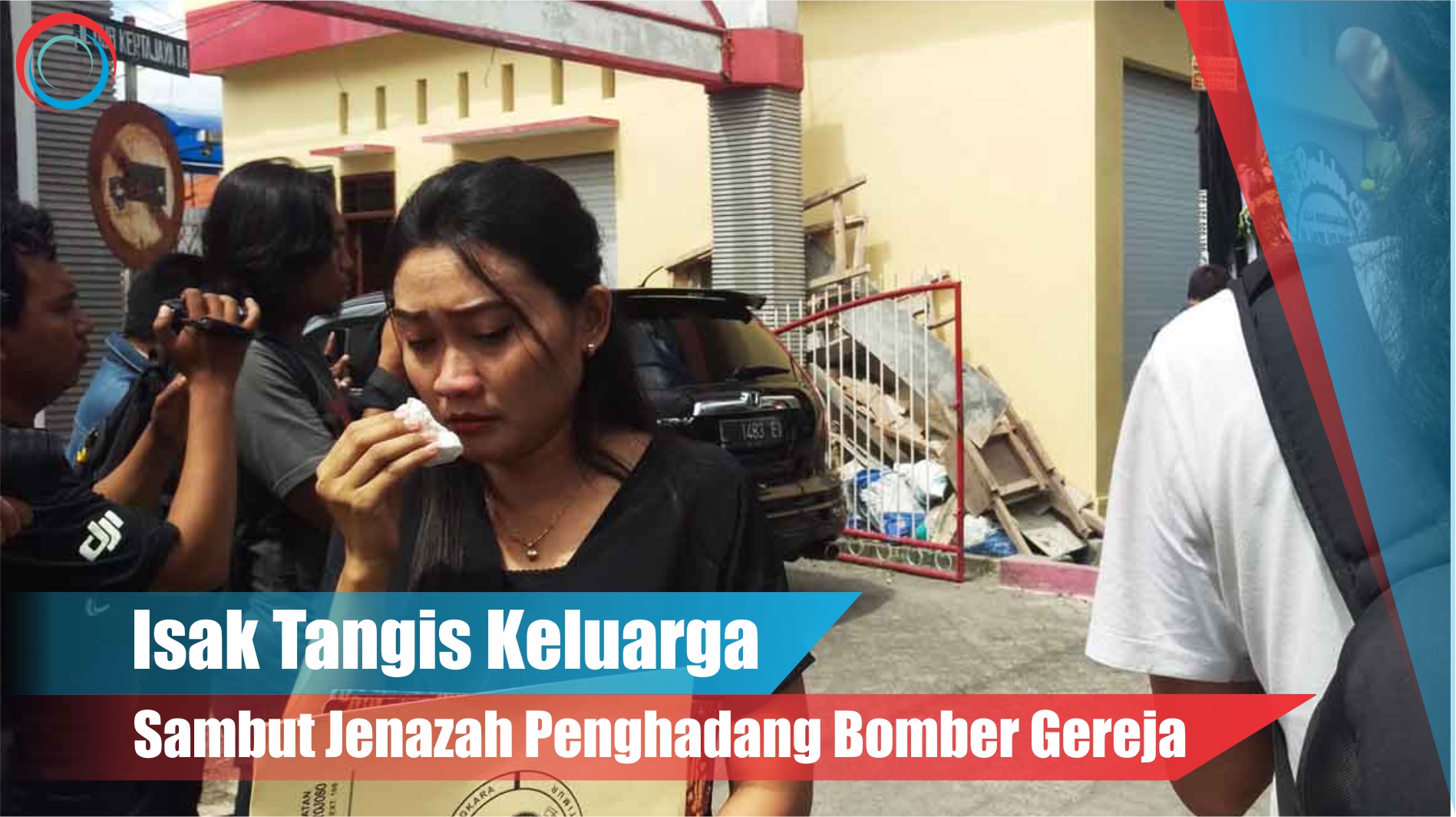 Video: Isak Tangis Keluarga Sambut Jenazah Penghadang Bomber Gereja