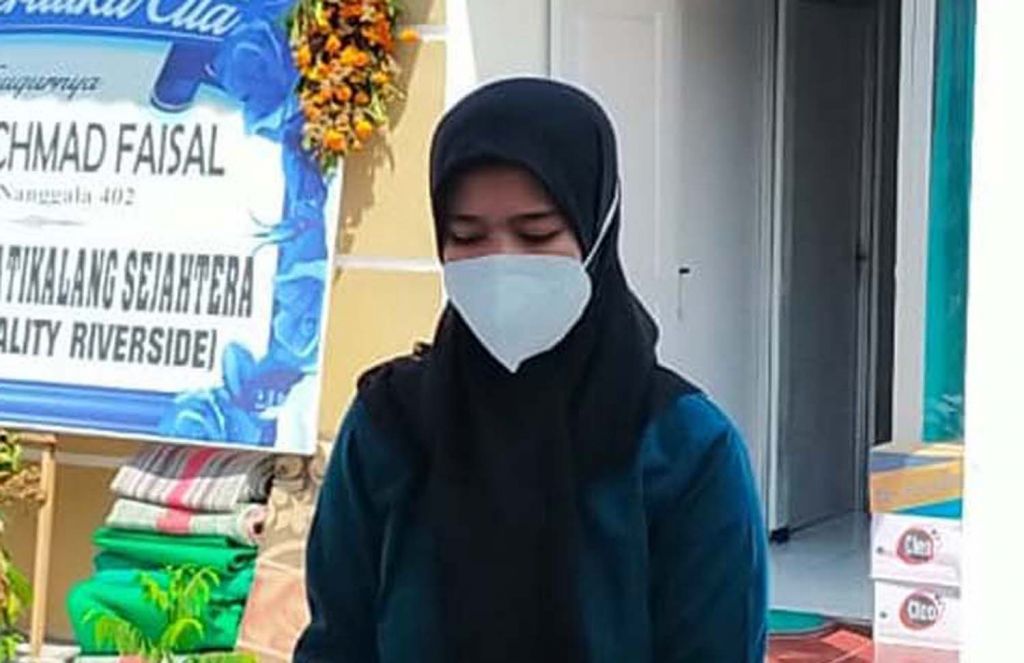 Auliana Marida, istri awak KRI Nanggala-402 mendiang Sertu (Kom) Achmad Faisal