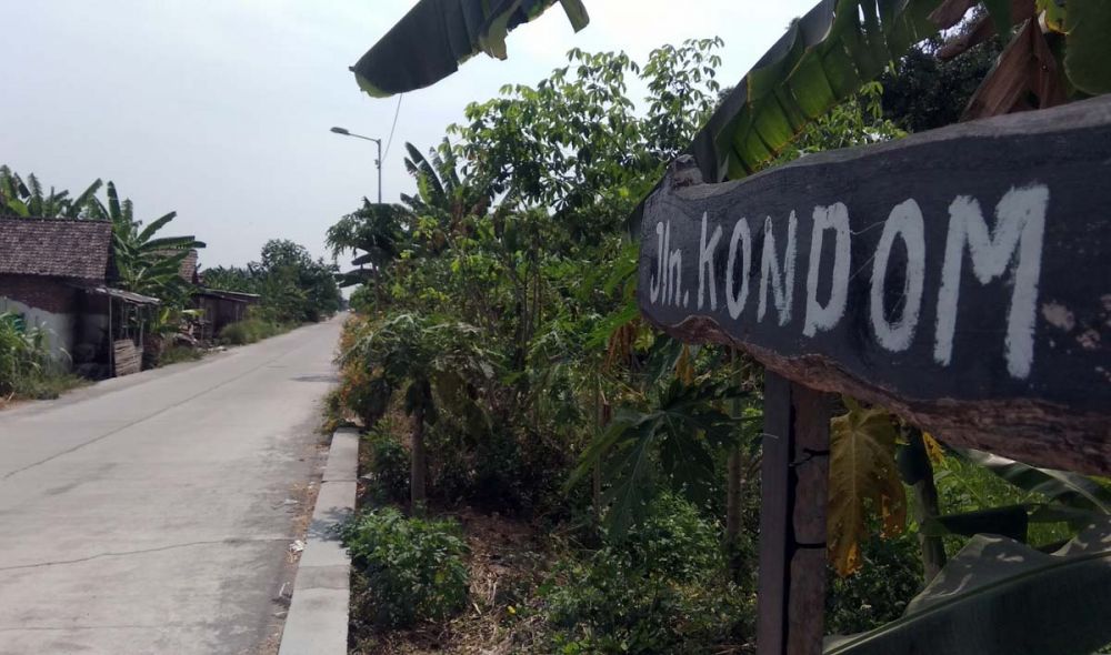 Salah satu alat kontrasepsi jadi nama jalan desa di Mojokerto