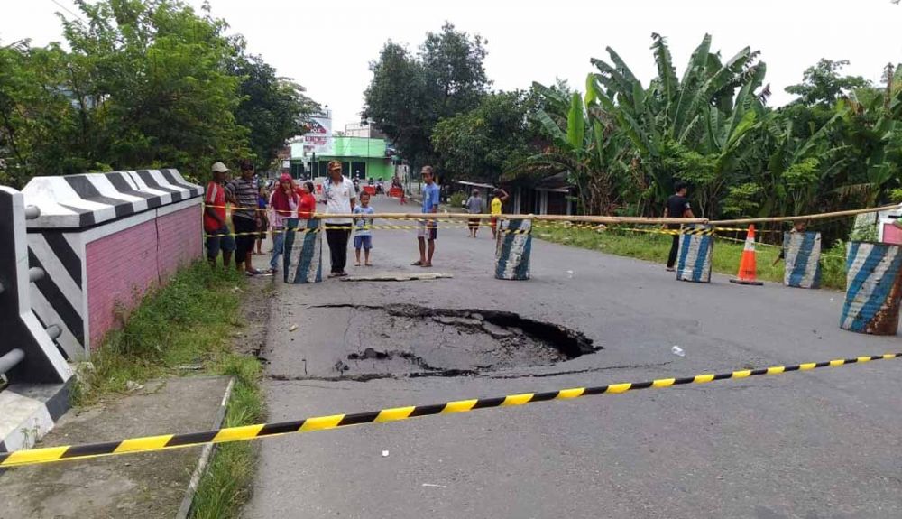 Jembatan Pattimura Madiun Ambrol, Jalur Utama Ngawi-Surabaya Ditutup