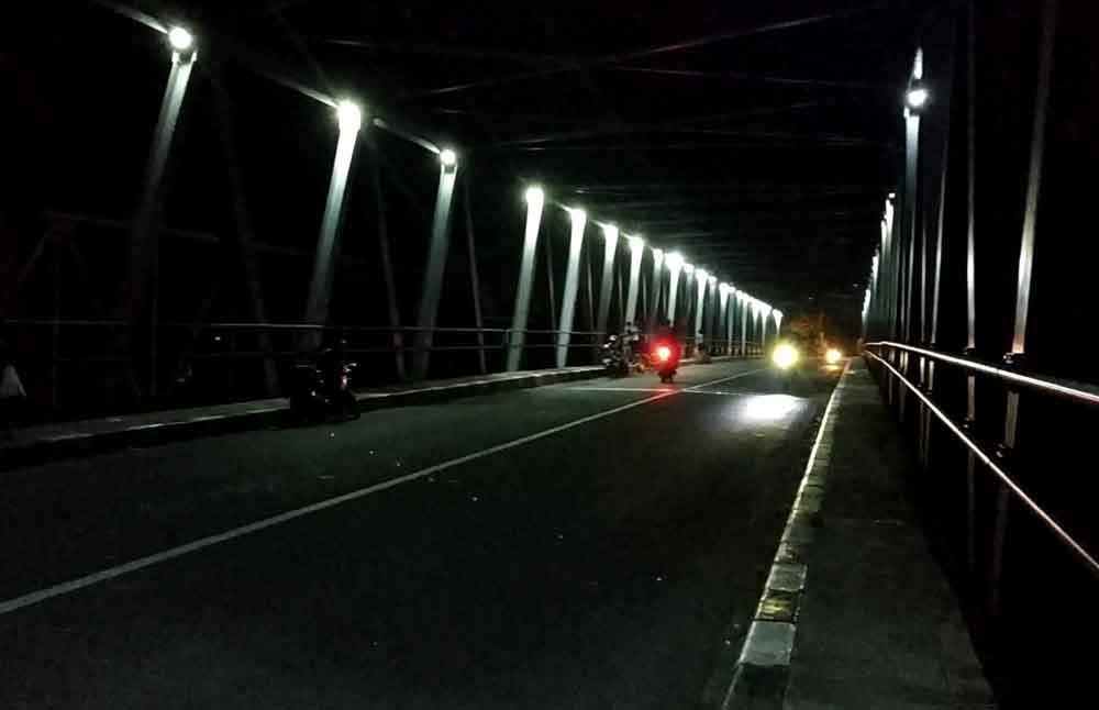 Merasakan Aura Jembatan 'Mistis' Kaliketek  Peninggalan Belanda