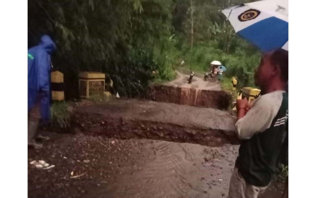 Jembatan putus di Dusun Druju, Desa Pondok Agung, Kecamatan Kasembon, Kabupaten Malang