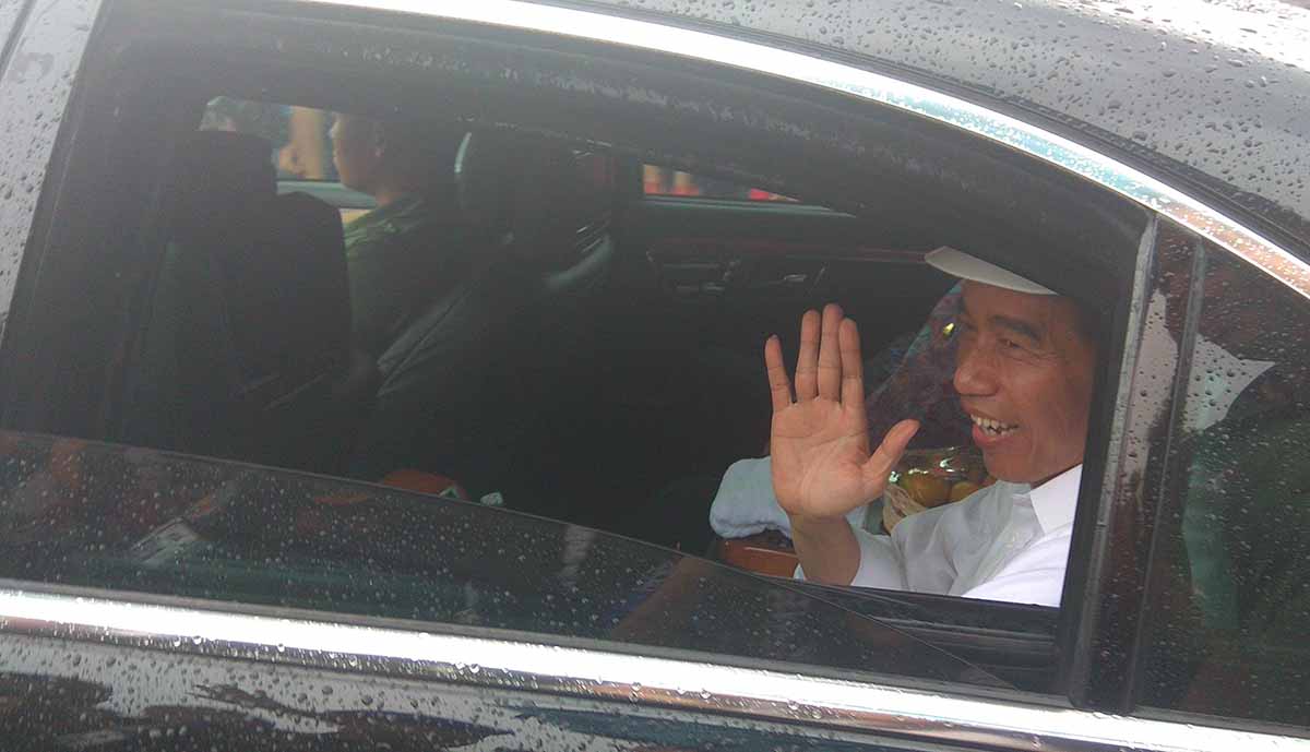 Jokowi saat melakukan kunjungannya ke Blitar