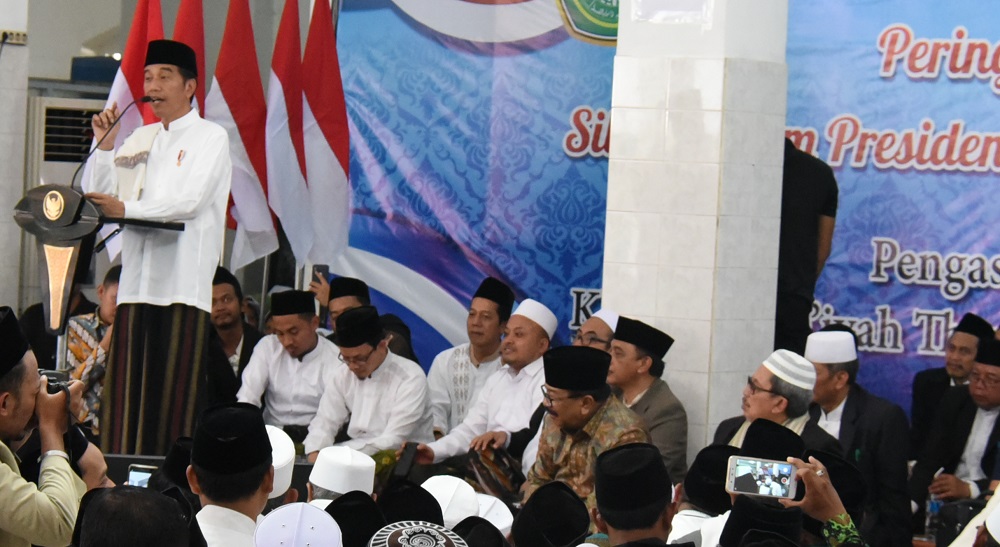 Presiden Jokowi saat mengunjungi Pondok Pesantren Darul Ulum di Desa Rejoso, Kecamatan Peterongan, Kabupaten Jombang.