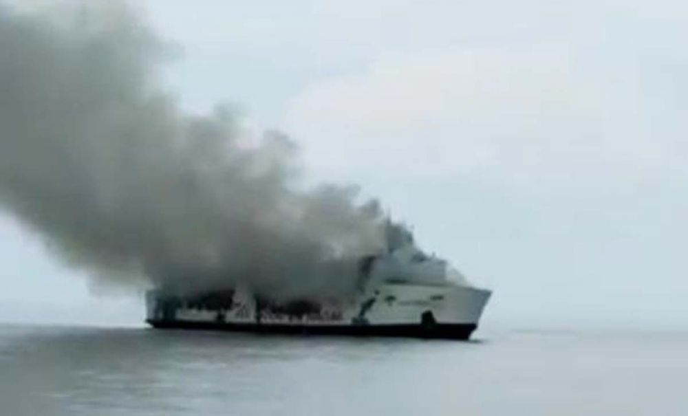 KM Santika Nusantara terbakar di Perairan Masalembu, Sumenep