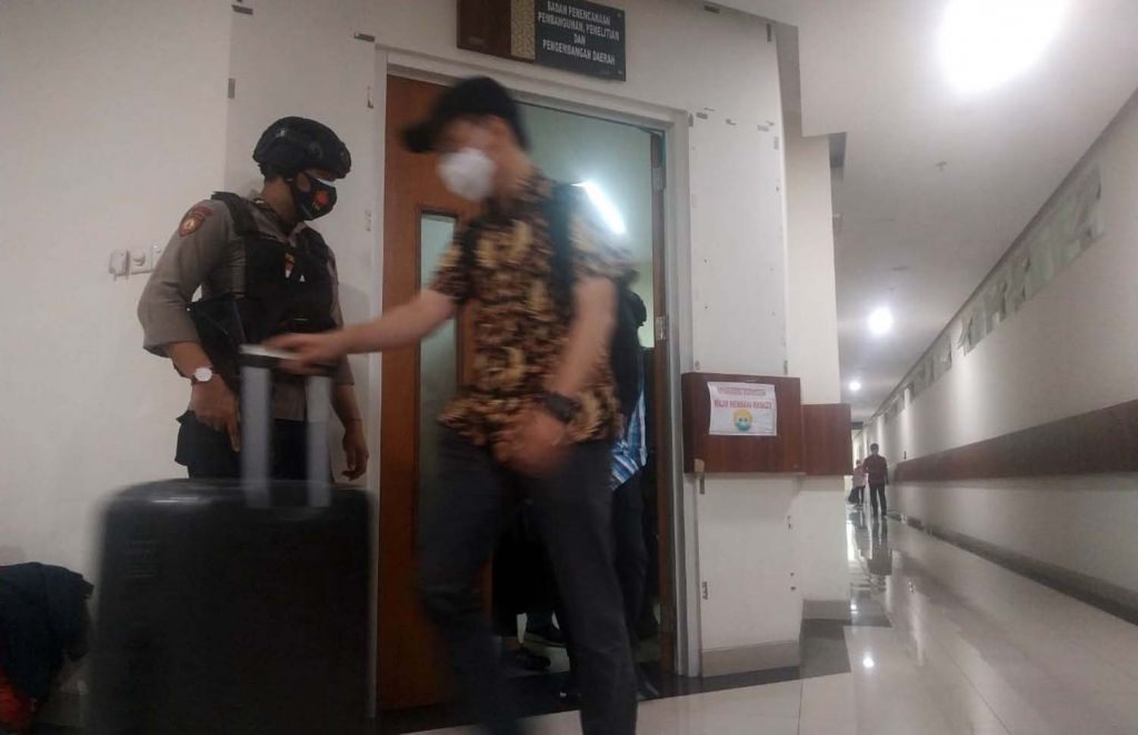 Hari Ketiga di Batu, KPK Periksa Ruang Kerja Wali Kota