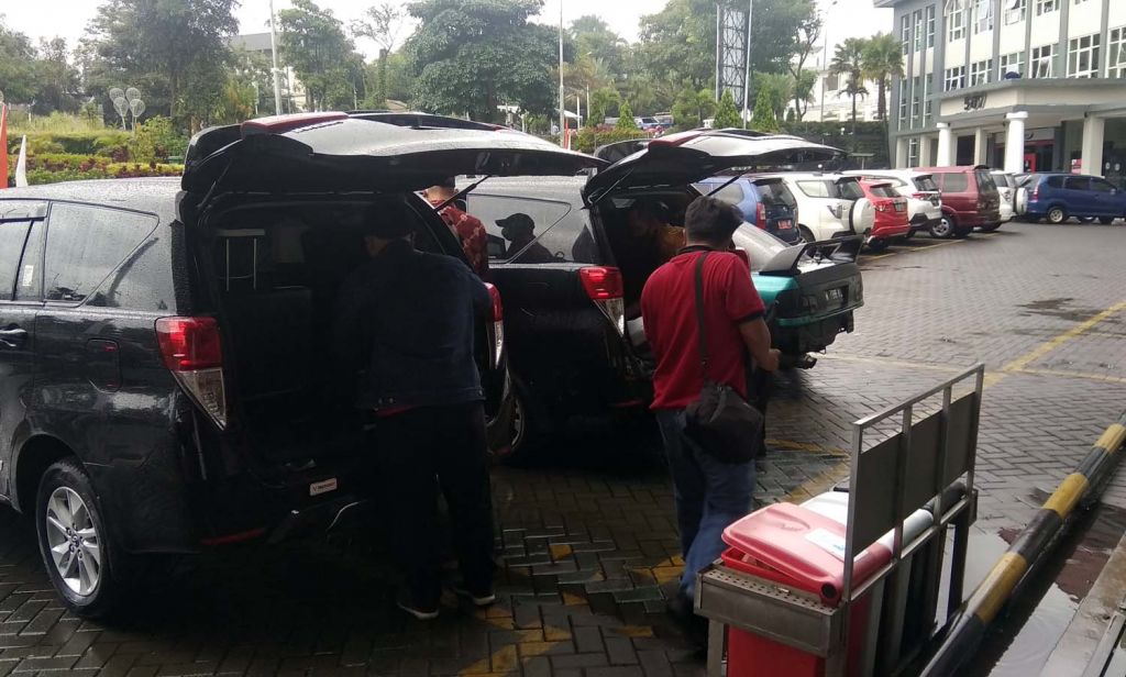 KPK saat berada di Balai Kota Among Tani Batu