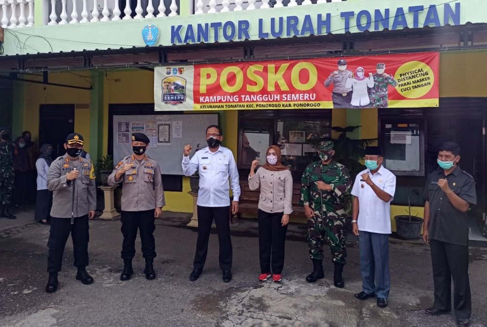 Jajaran Forkopimda melaunching Kampung Tangguh di Kelurahan Tonatan, Kecamatan Ponorogo