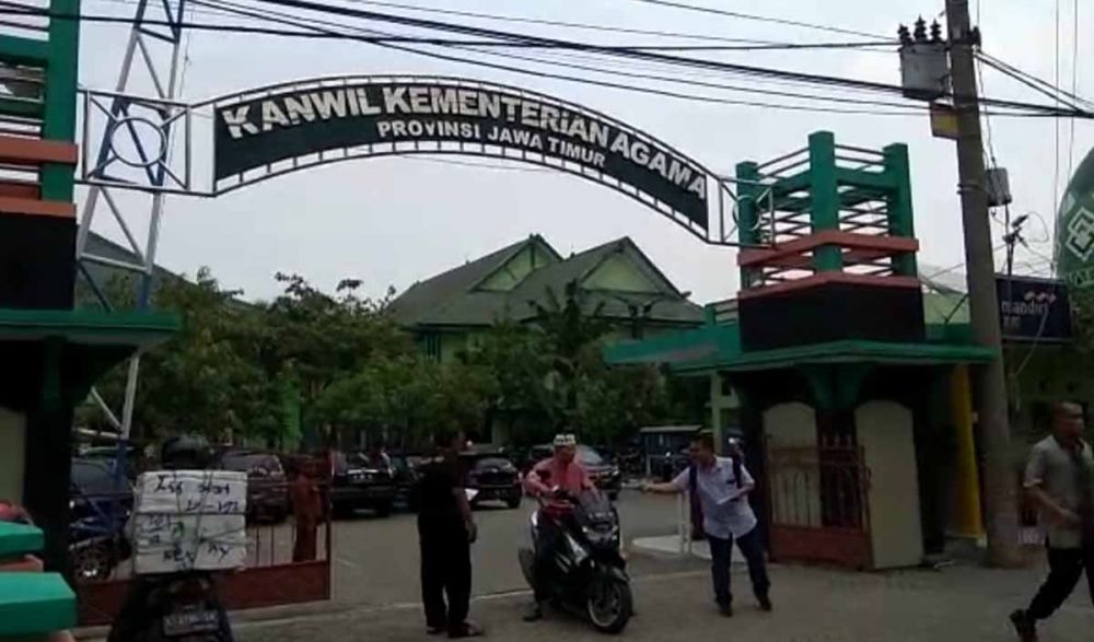 Suasana Kantor Kemenag Jatim di Jalan Juanda, Sidoarjo