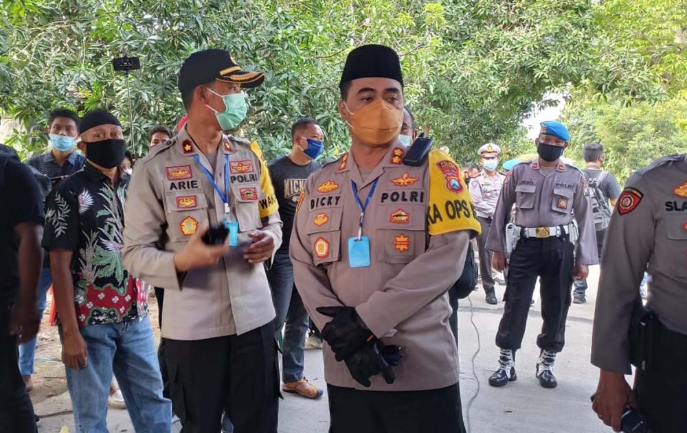 Kapolres Ngawi AKBP Dicky Ario Yustisianto saat berada di rumah duka Didi Kempot