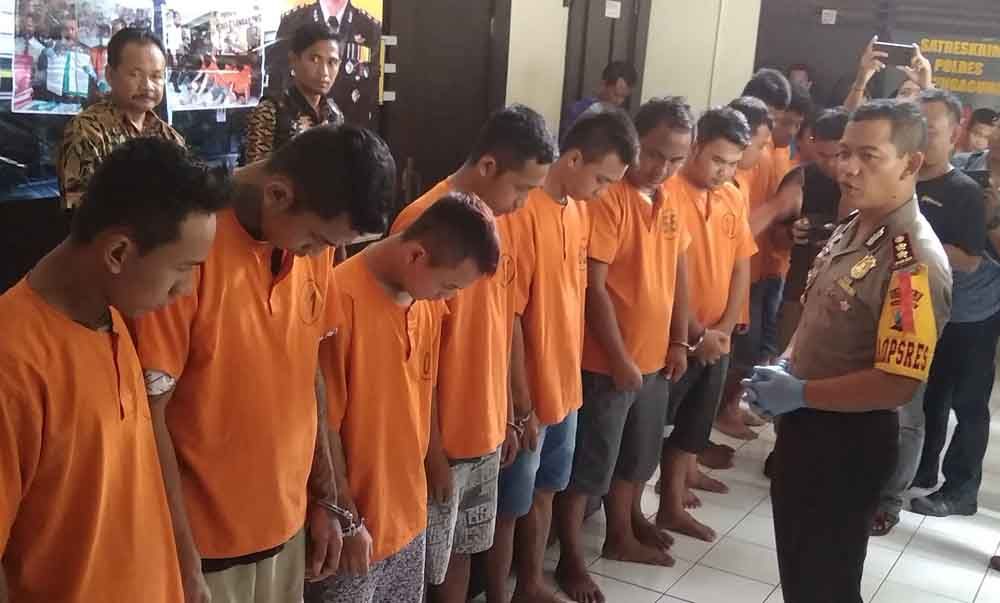 Kapolres Tulungagung AKBP Tofik Sukendar menceramahi para pengedar narkoba