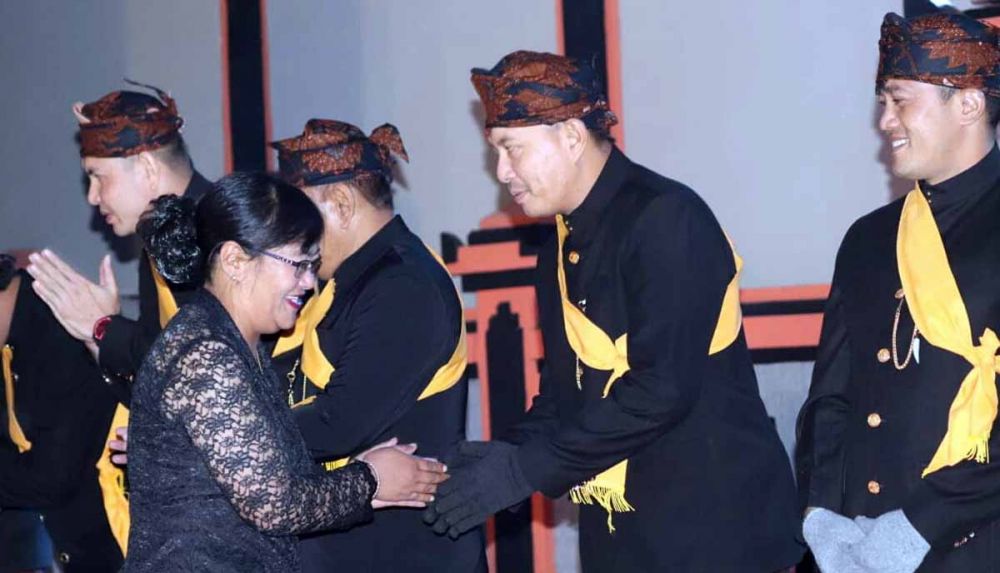 AKBP Eddwi Kurniyanto dan tiga pejabat lainnya jadi warga kehormatan Suku Tengger Probolinggo