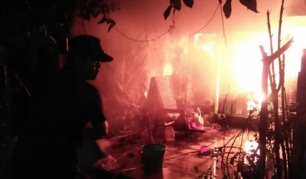 Kebakaran di  Griya Kebraon Tengah Gang IX Blok T Nomor 24, Surabaya