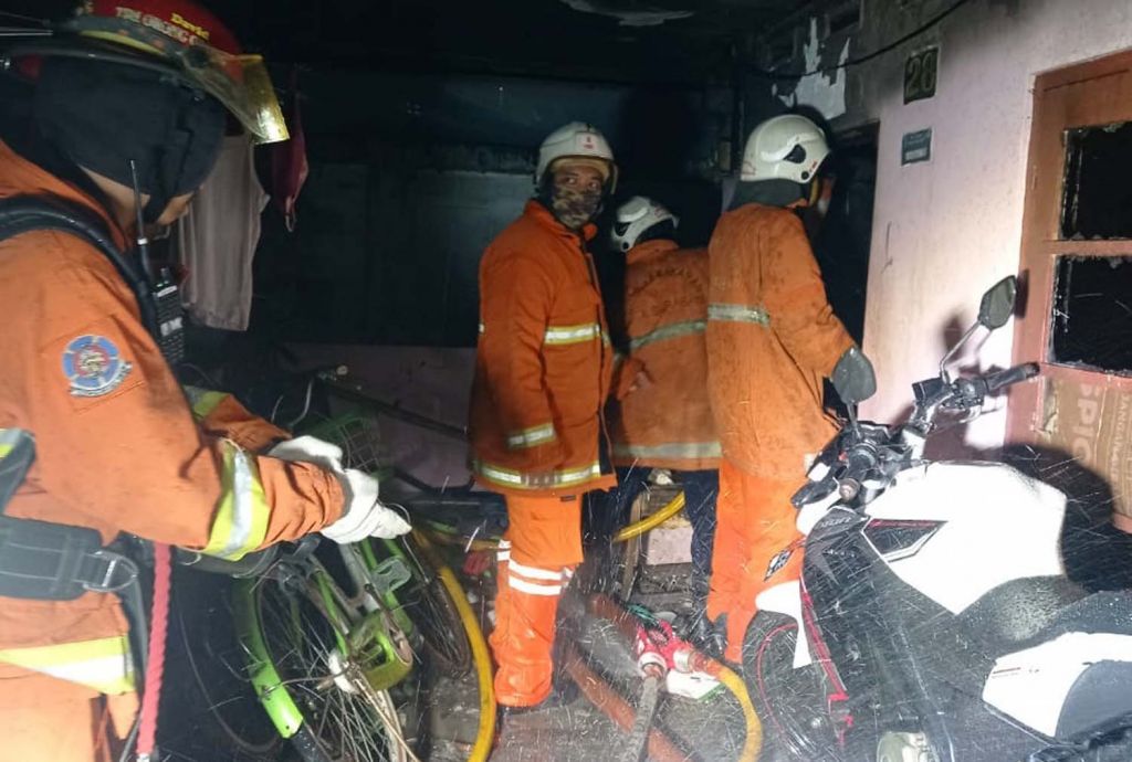 Satu Keluarga Jadi Korban Kebakaran di Surabaya, Ayah-Ibu Kritis, Anak Tewas