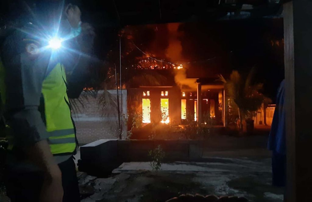 Rumah di Ponorogo Terbakar, Satu Orang Penghuni Terluka