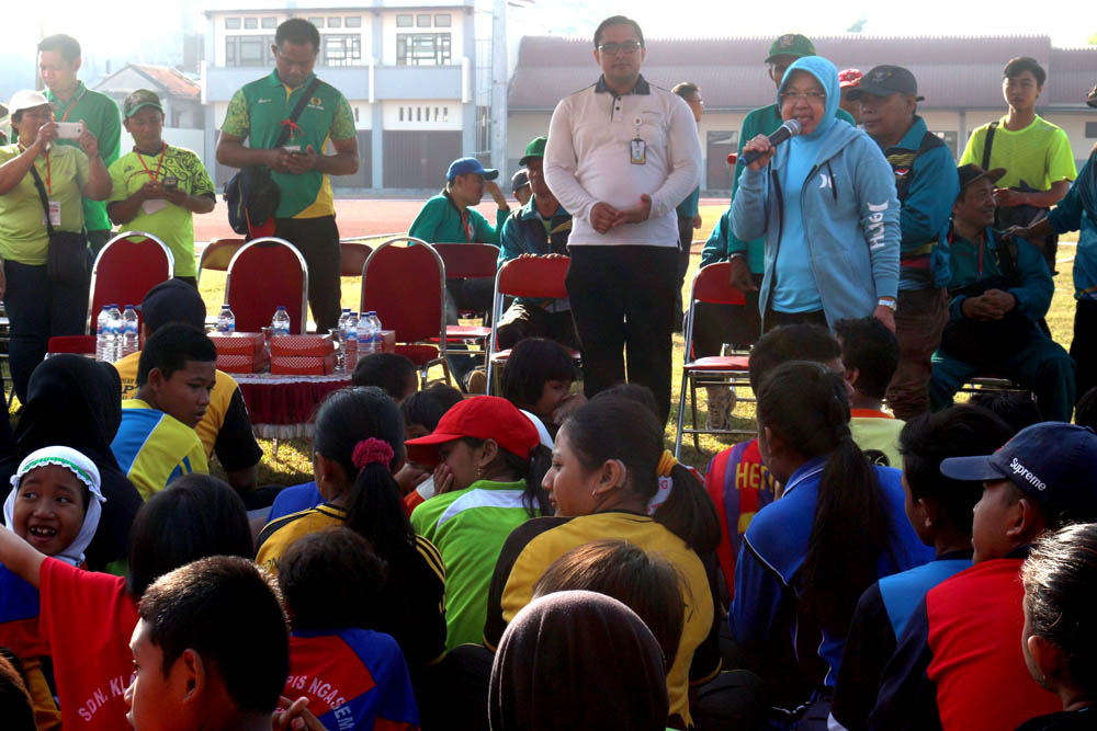 Wali Kota Tri Rismaharini saat membuka kejuaraan