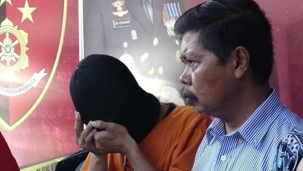 AS, sang kepala sekolah cabul diamankan di Mapolda Jatim