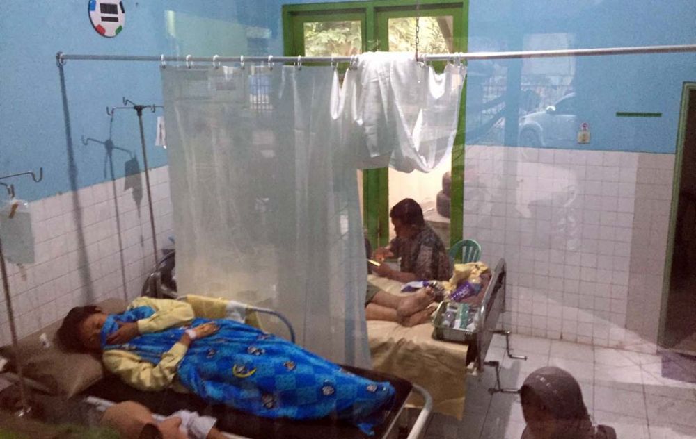 Dari 94 santriwati yang diduga keracunan, 23 di antaranya dirawat intensif di Puskesmas Nglegok, Blitar