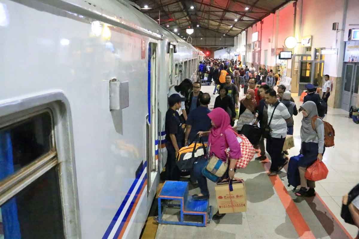 Ilustrasi perjalanan menggunakan kereta api (Foto: Dok. jatimnow.com)