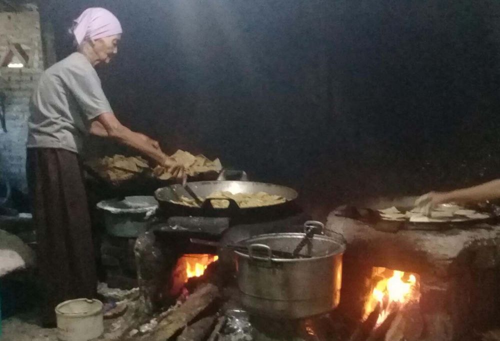 Melihat Produksi Keripik Tempe Tiga Generasi di Ponorogo