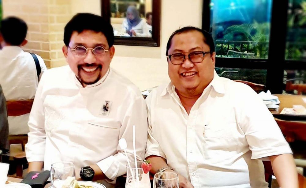 Ketua Kerukunan Keluarga Sulawesi Selatan Kota Surabaya Muhammad Gazman Gazali bersama Machfud Arifin