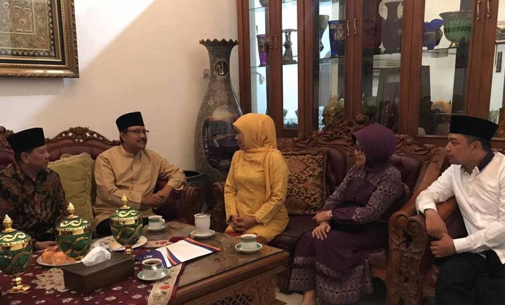 Pertemuan Gus Ipul dan Khofifah di rumah Khofifah yang penuh keakraban