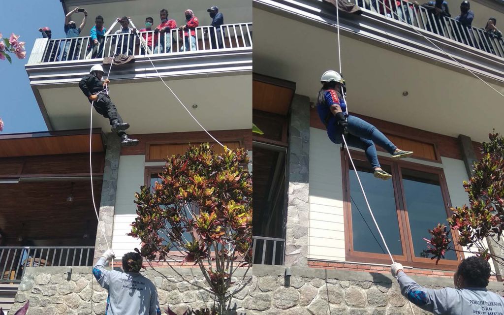 Kolase latihan tanggap bencana di Lembah Metro Resort, Kota Batu