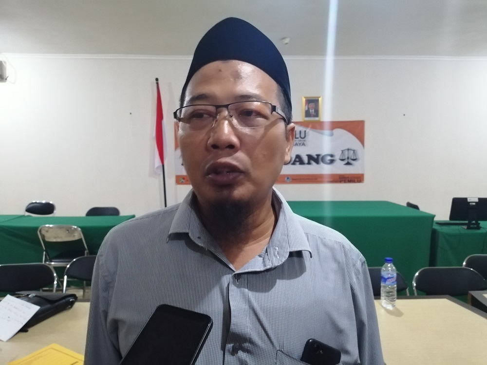 Komisioner Bawaslu Kota Surabaya Hidayat.