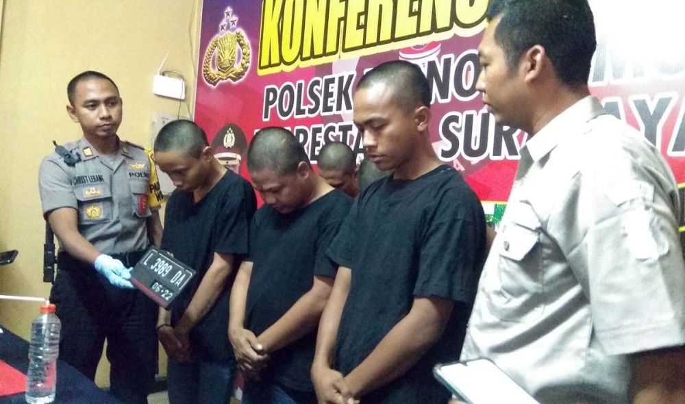 Tiga dari lima peserta pesta sabu yang digerebek Unit Reskrim Polsek Wonokromo, ternyata komplotan pelaku curanmor