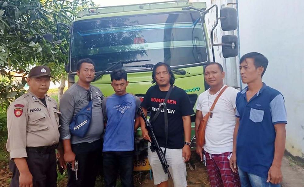 Tim Resmob Satreskrim Polres Situbondo menangkap satu pelaku dalam penyergapan sebuah di Pamekasan, Madura