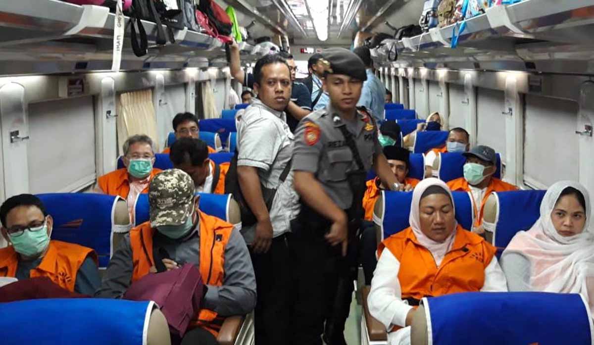 Diborgol, 12 Tersangka Suap DPRD Kota Malang Dipindah ke Surabaya