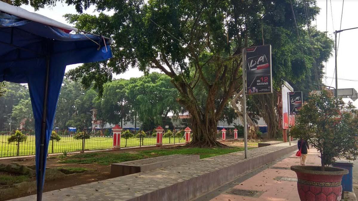 Sisi Selatan Alun-alun Kota Blitar yang mulai dibangun untuk Taman dan eks Kantor Kelurahan Bendo.