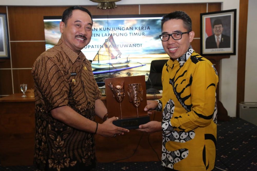 Wakil Bupati Banyuwangi Yusuf Widyatmoko saat menyambut kunjungan kerja Bupati Lampung Timur Zaiful Bokhari