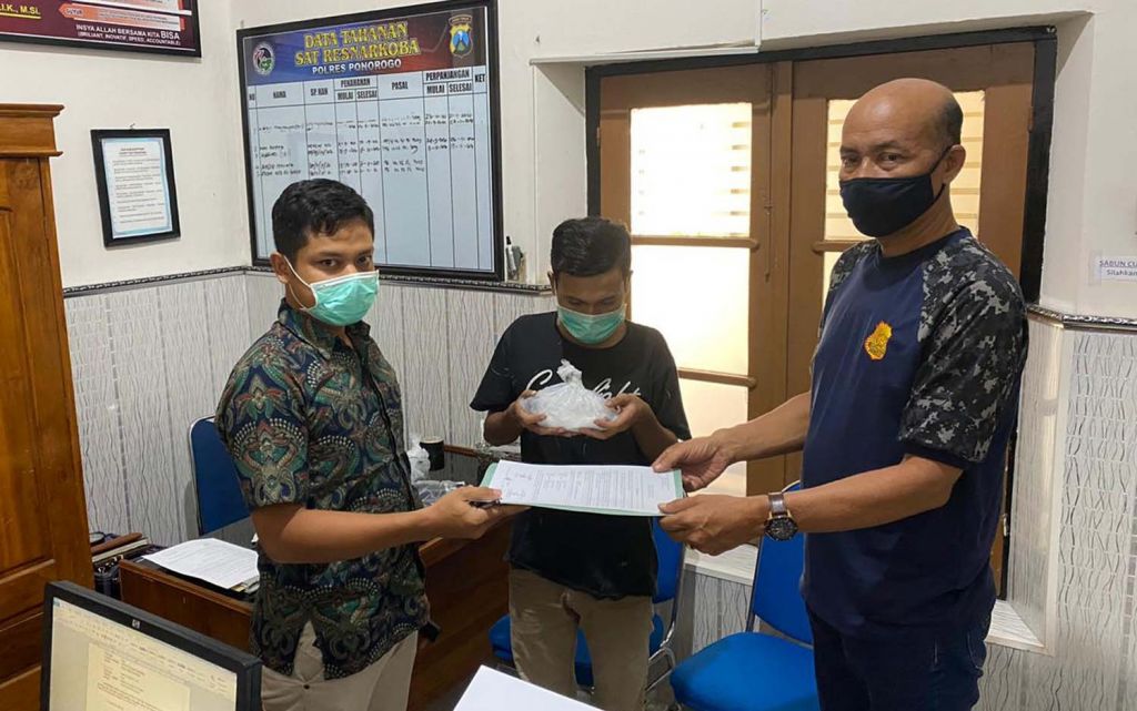 Pembawa Pil Koplo dalam Botol Sampo ke Rutan Ponorogo Jadi Tersangka