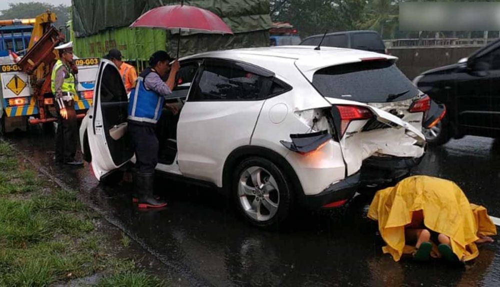 Kecelakaan Beruntun di Tol Waru, Dua Mobil Rusak Parah