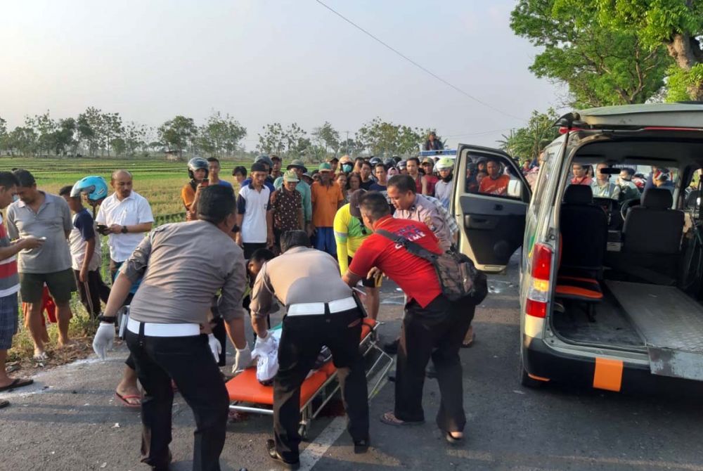 Tabrakan Dua Motor di Madiun, 2 Pengendara Tewas