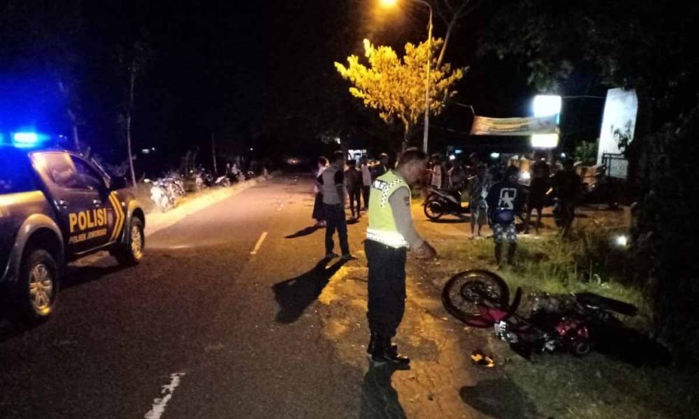 Polisi melakukan olah TKP