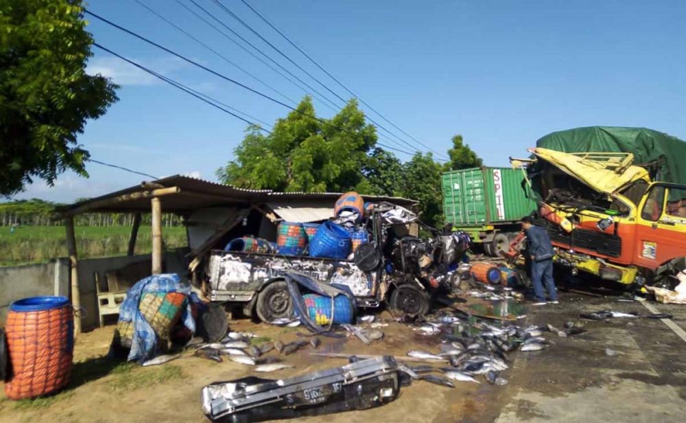 Kecelakaan Maut di Tuban, Mobil Pikap Hancur, Satu Orang Tewas