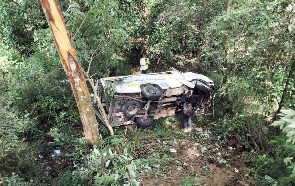 Mobil yang terjun ke jurang di Magetan