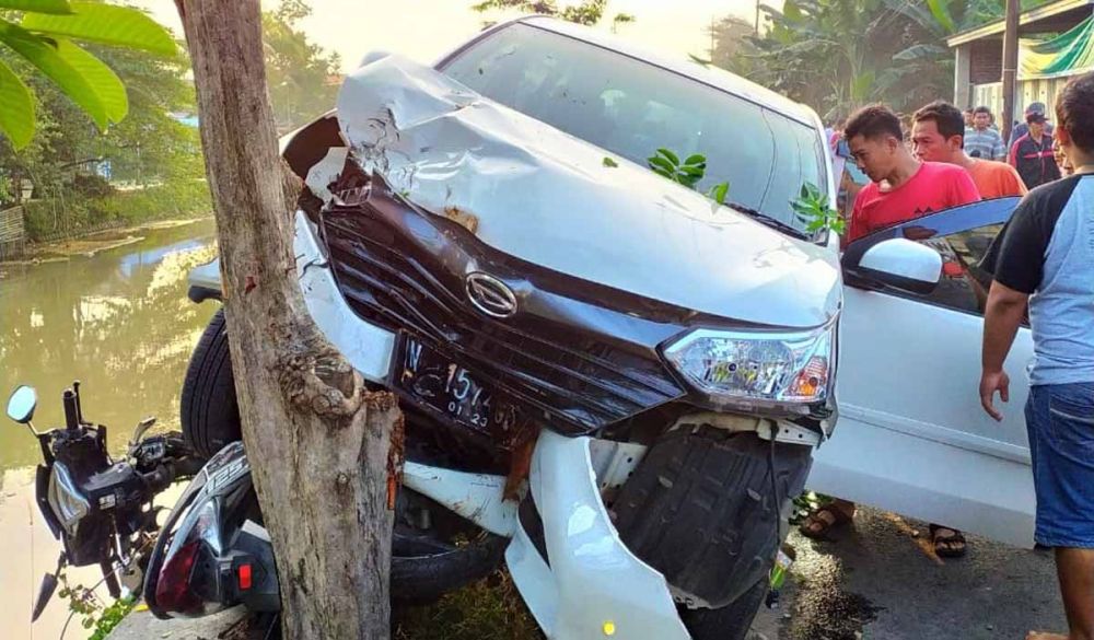Mobil 'Hajar' Motor di Sidoarjo, Satu Orang Tewas