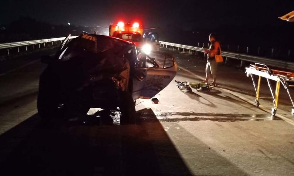 Kondisi mobil Toyota Agya yang mengalami kecelakan di Tol Gempol-Pasuruan