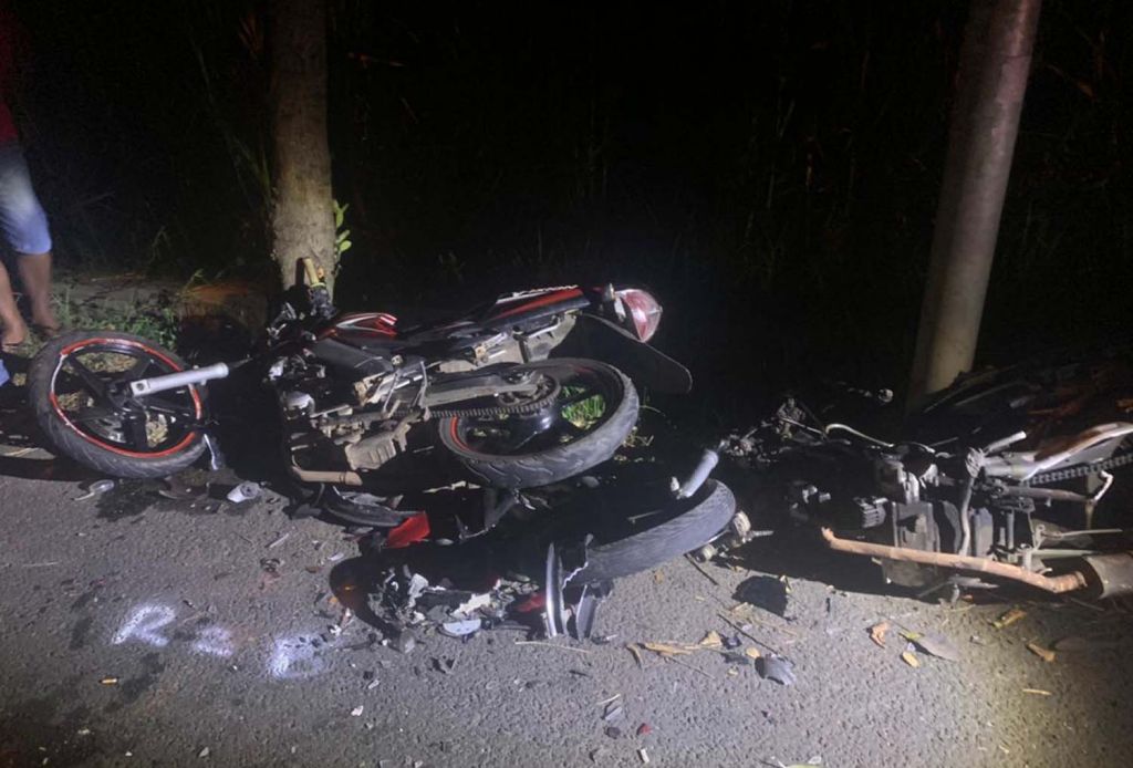 Dua motor yang terlibat kecelakaan di Mojokerto hancur
