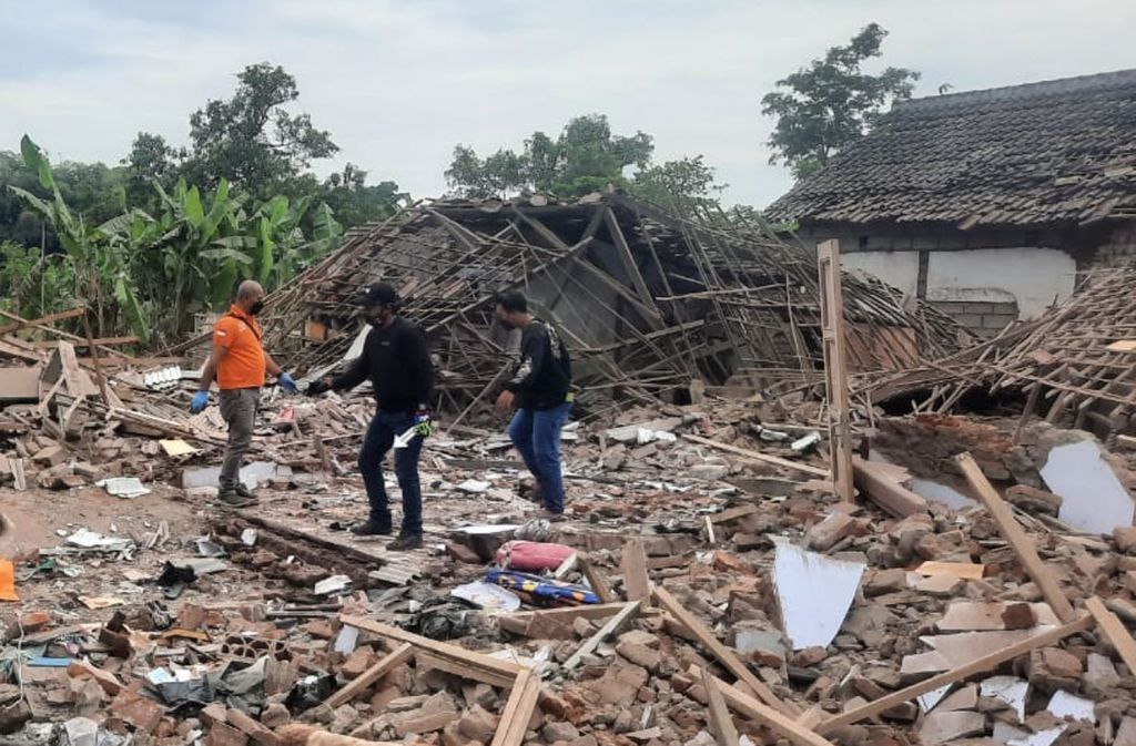 Ledakan di Pasuruan diduga berasal dari bom ikan