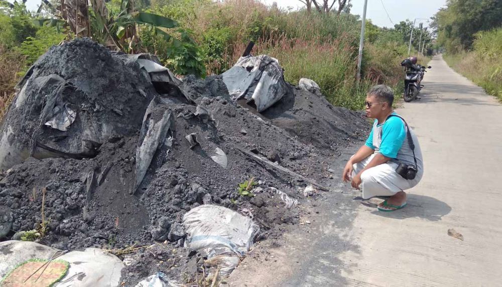 Material Diduga Limbah B3 Batubara Dibuang di Mojokerto